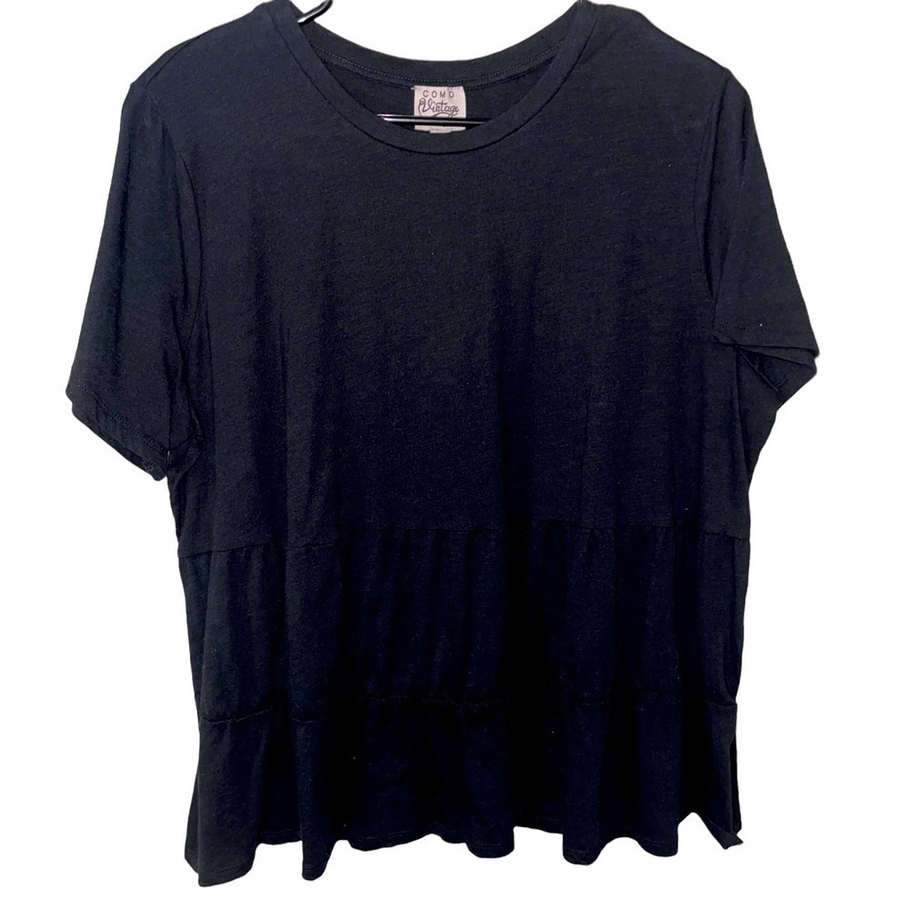 𝅺COMO VINTAGE WOMAN BLACK TIERED TOP SIZE 1X